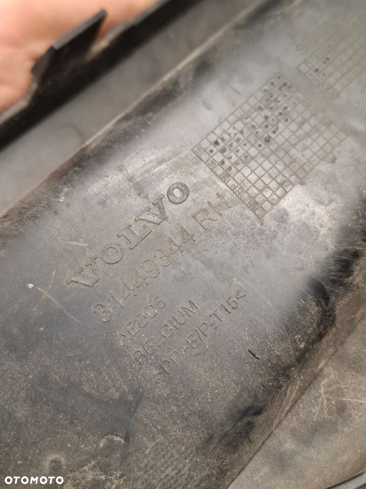 VOLVO XC40 KRATKA ZDERZAKA HALOGENU PRAWY PRZÓD 17-22  31449344 SLASK WYSYLKA - 2