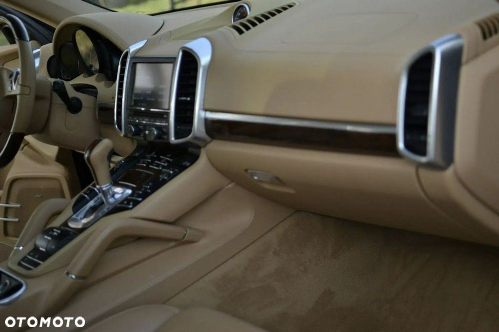 Porsche Cayenne - 28