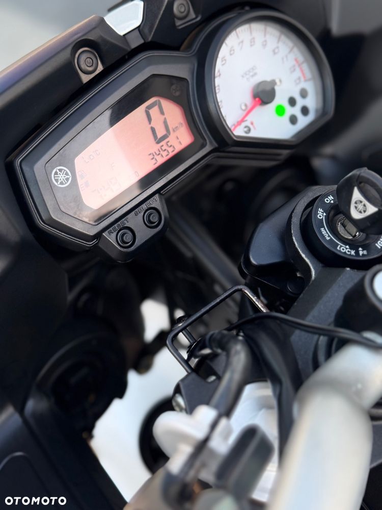 Yamaha FZ8 - 5