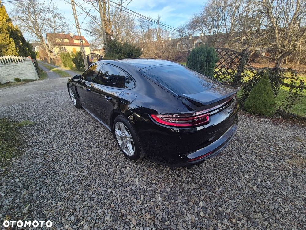 Porsche Panamera 4 E-Hybrid - 8