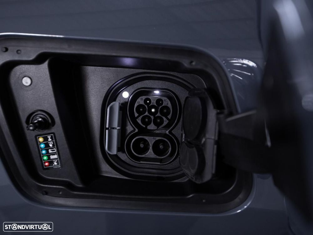 BMW iX2 eDrive20 Pack Desportivo M - 14