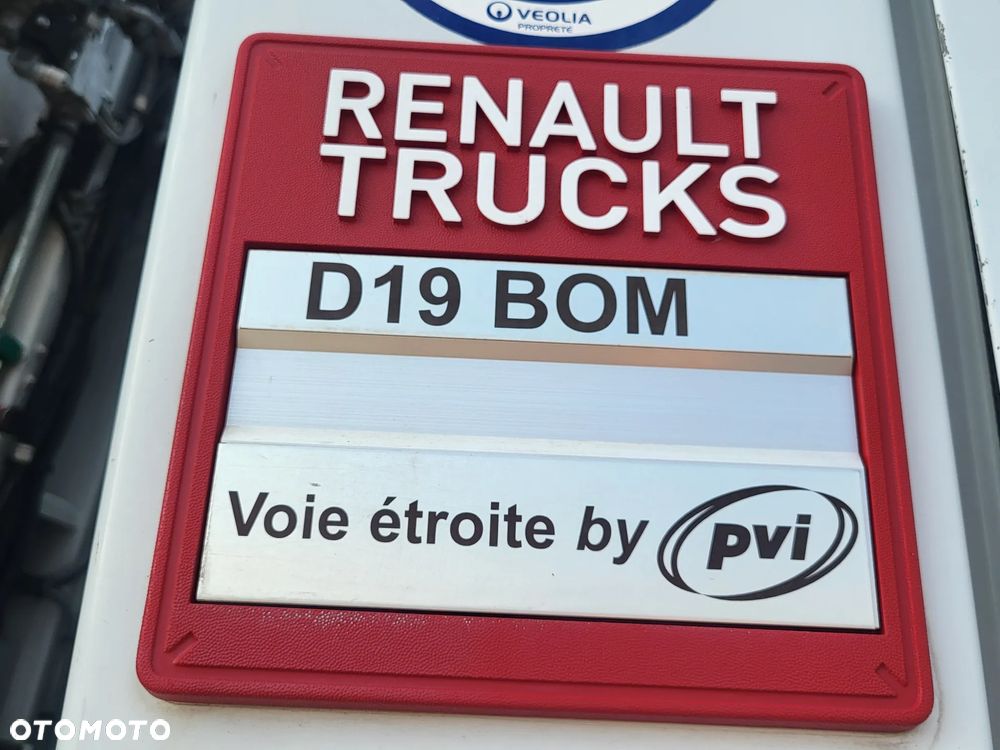 Renault D Wide 19 - 14