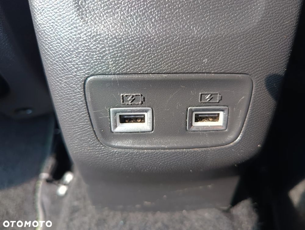 Peugeot 2008 PureTech 155 EAT8 GT - 10