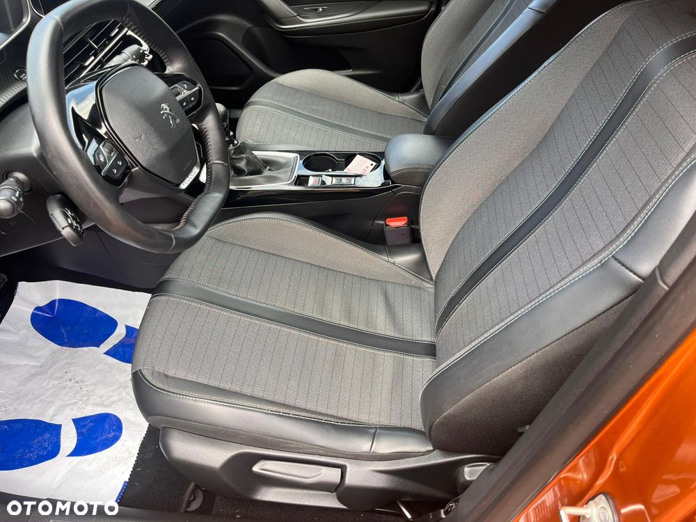 Peugeot 2008 - 19