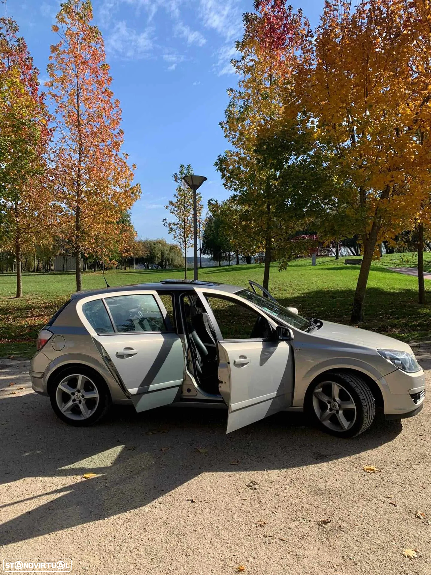 Opel Astra 1.9 CDTi Cosmo - 12