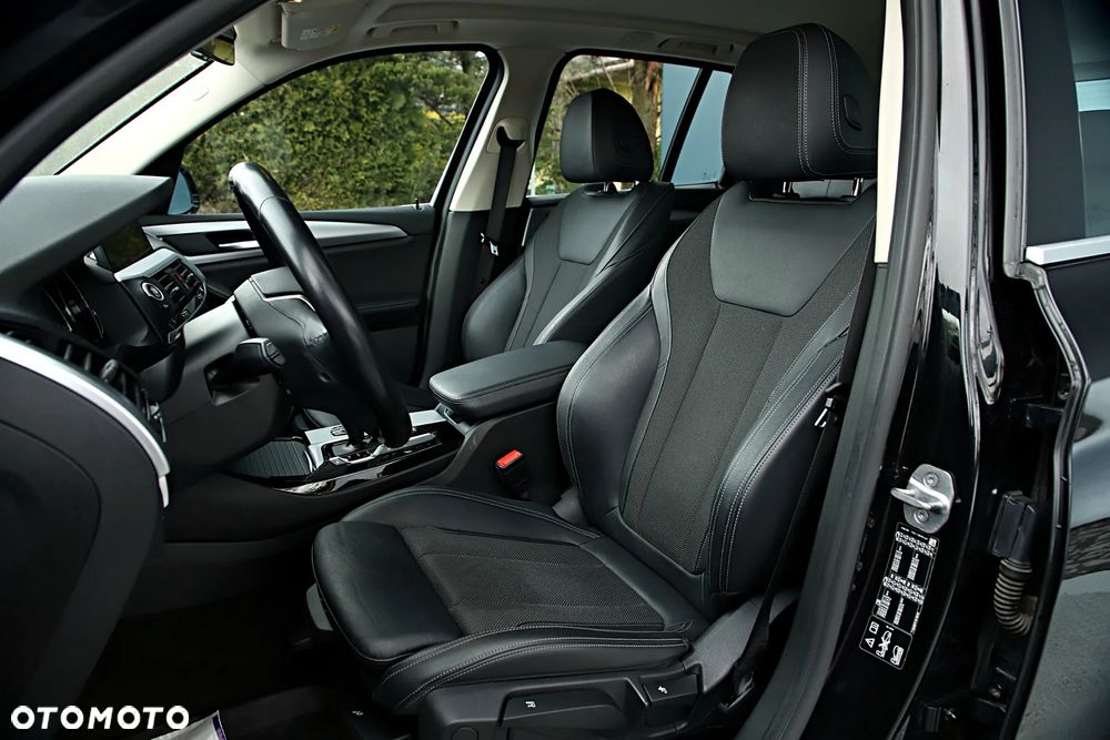 BMW X3 xDrive20i GPF Advantage - 21