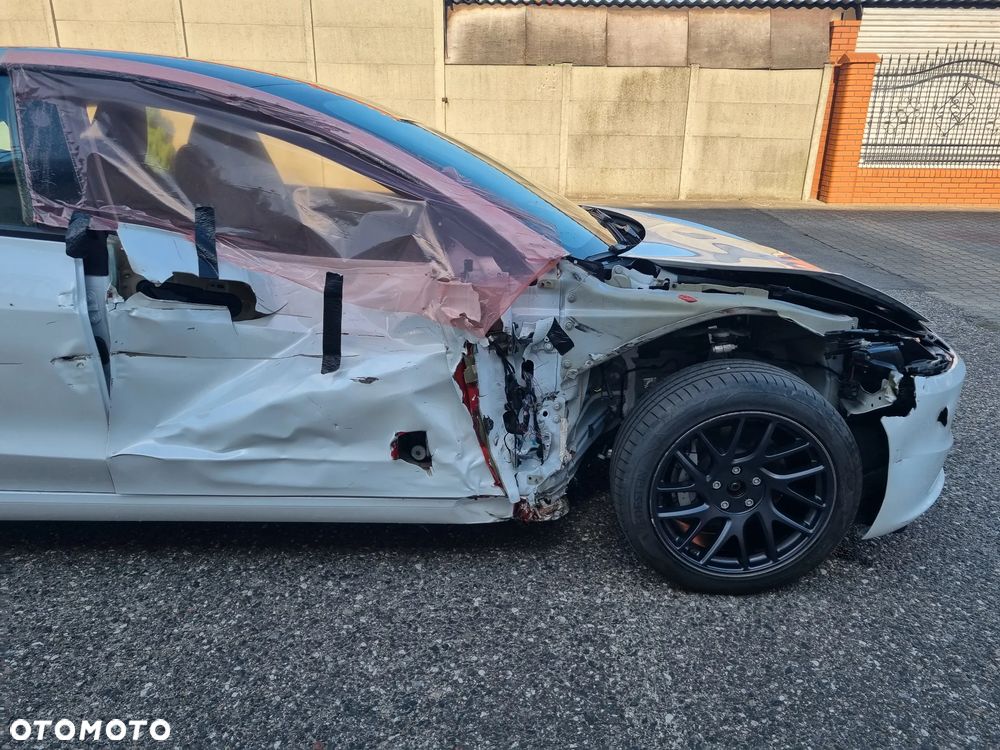 Tesla Model 3 Langstreckenbatterie Allradantrieb Dual Motor - 4
