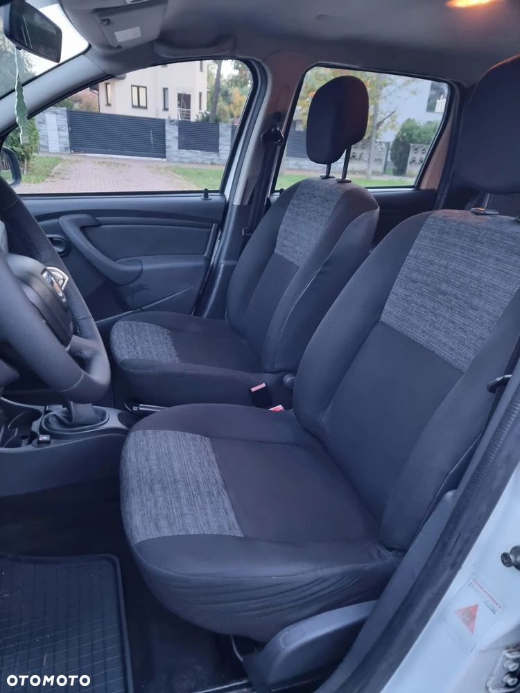 Dacia Duster 1.6 SCe Laureate S&S - 12