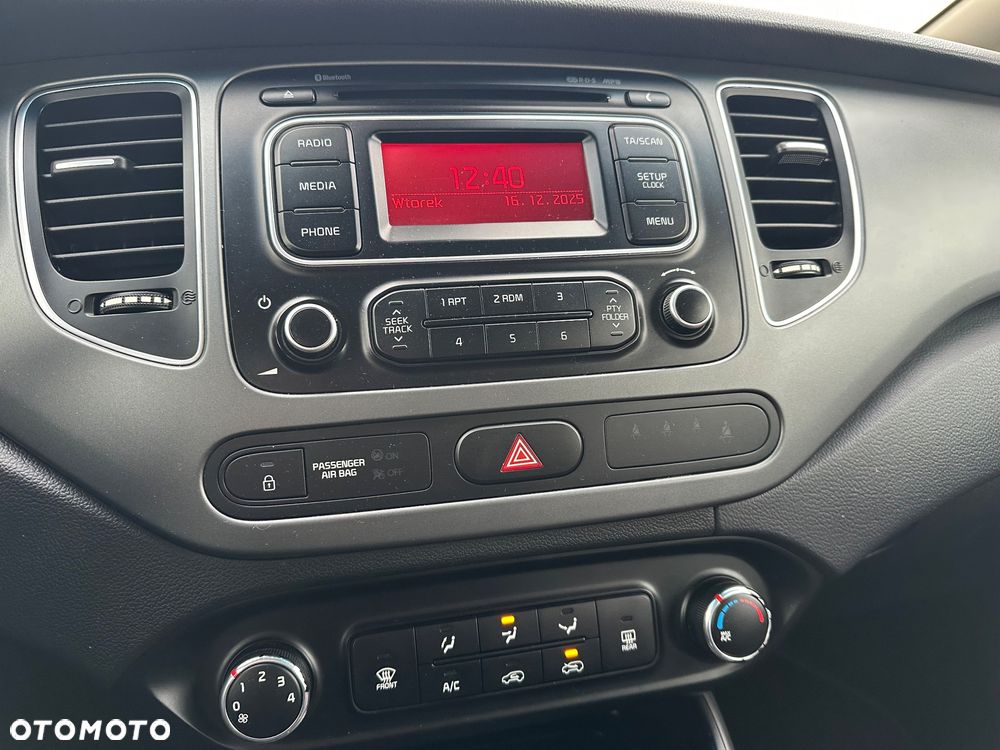 Kia Carens 1.6 GDI Dream Team Edition - 16