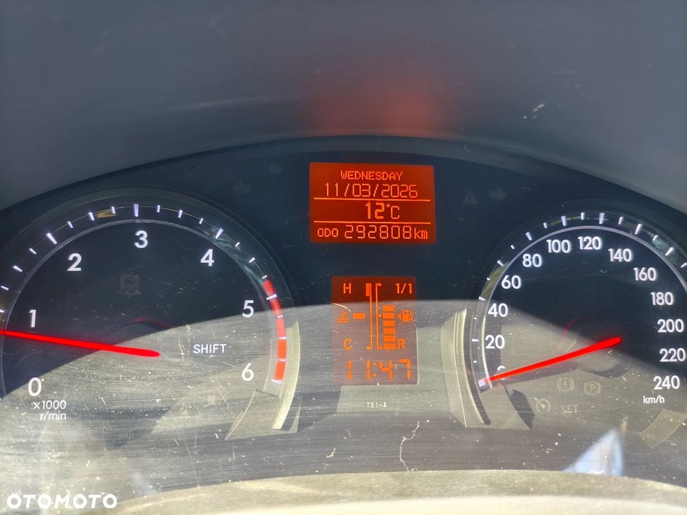 Toyota Avensis 2.0 D-4D Premium - 9