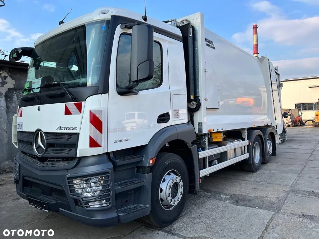 Mercedes-Benz Actros - 9