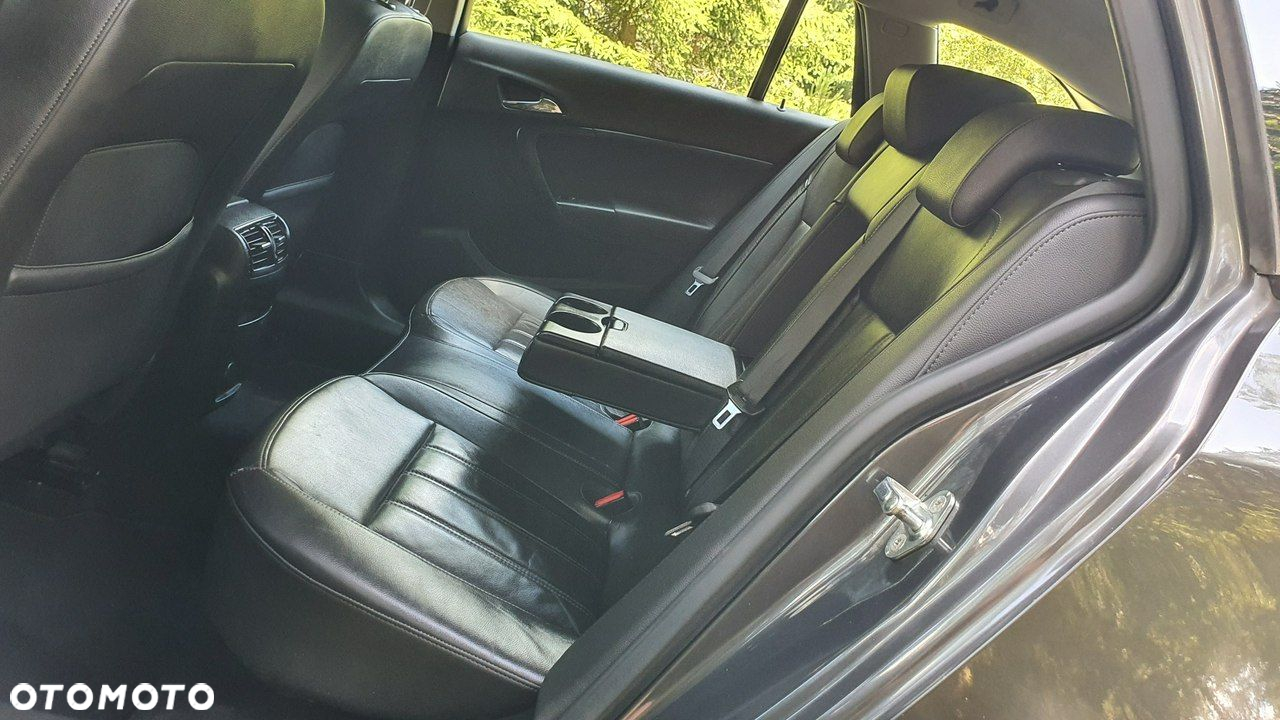 Opel Insignia 1.6 Turbo Sports Tourer - 9