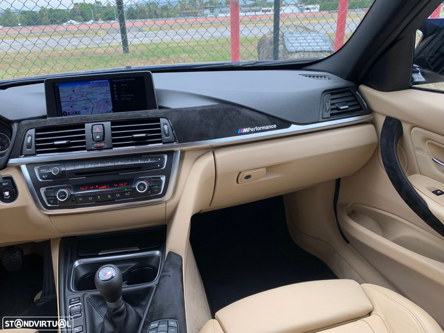 BMW 320 d Touring Pack M - 16