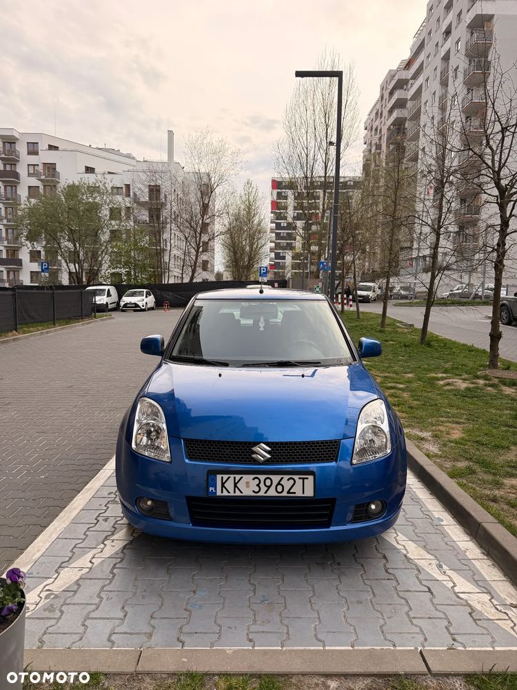 Suzuki Swift - 1