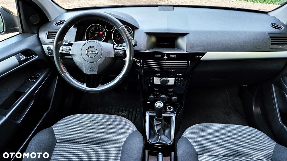 Opel Astra 1.6 NAVI - 37