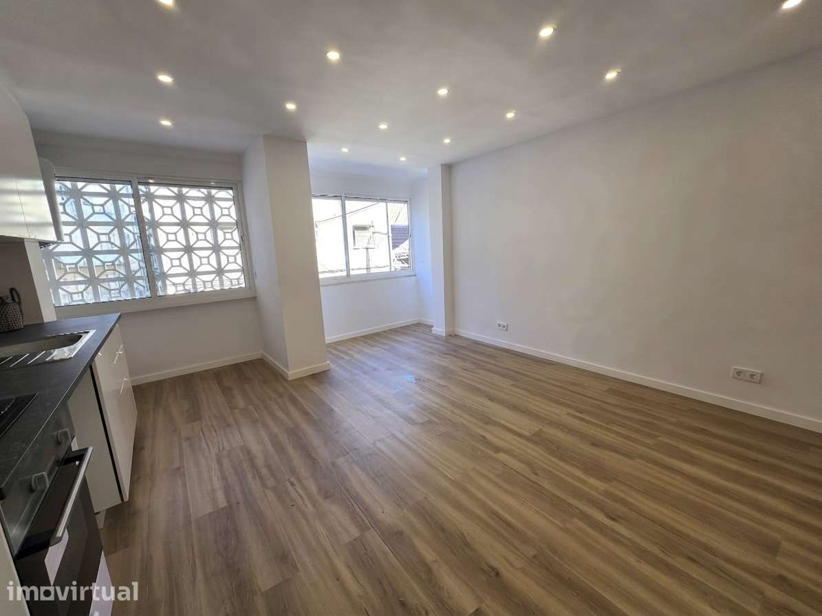 Apartamento Totalmente Remodelado T2 - Amadora - Grande imagem: 2/18