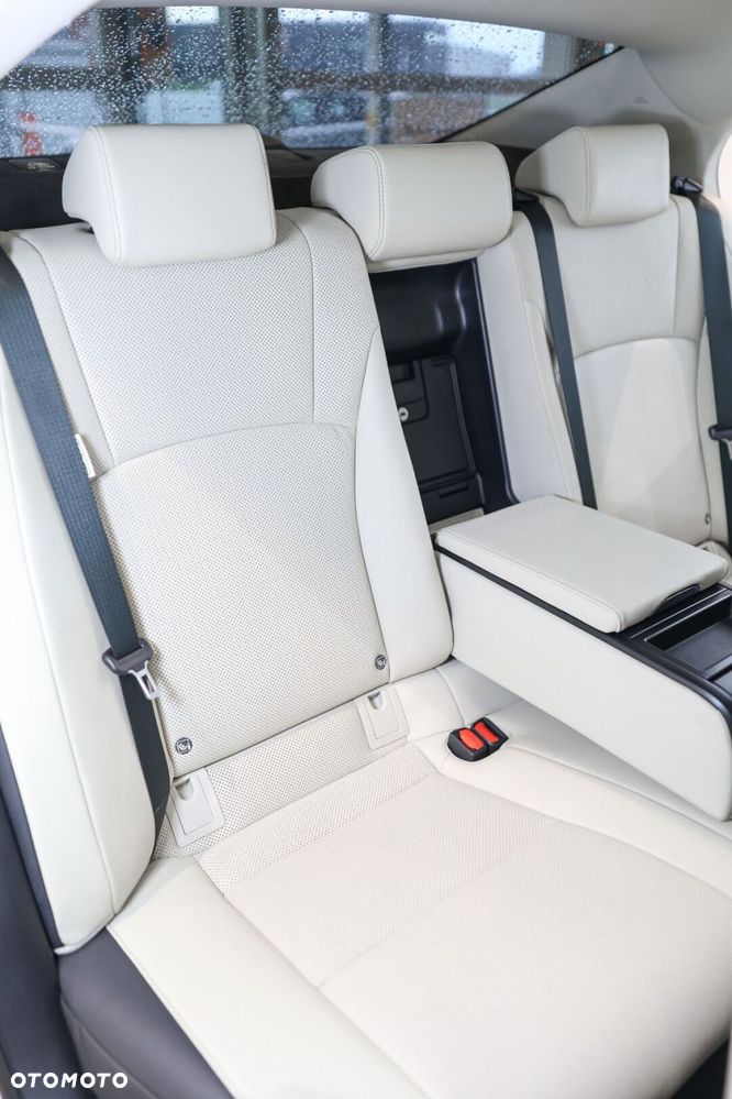 Lexus ES 300h Business Edition - 14