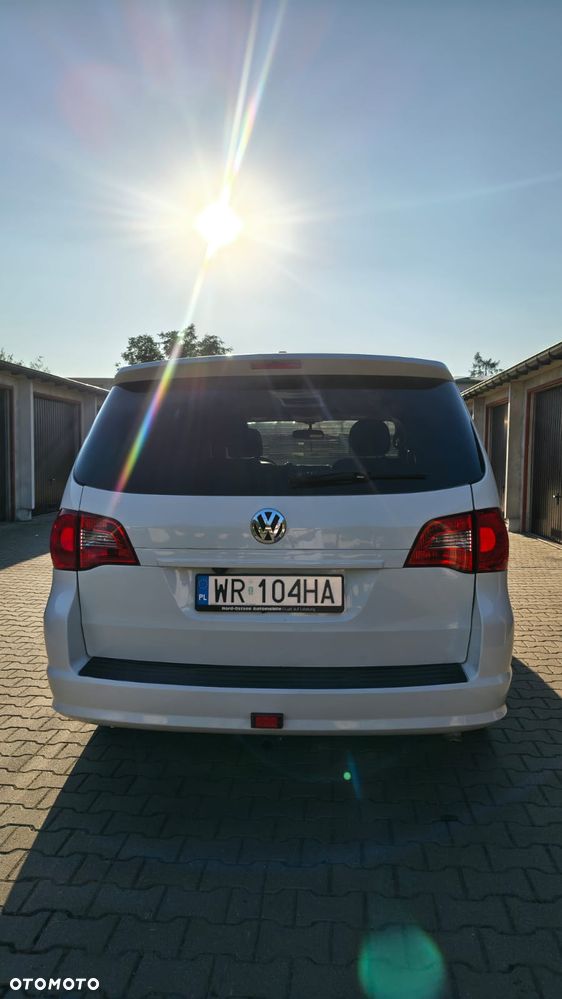 Volkswagen Routan - 3