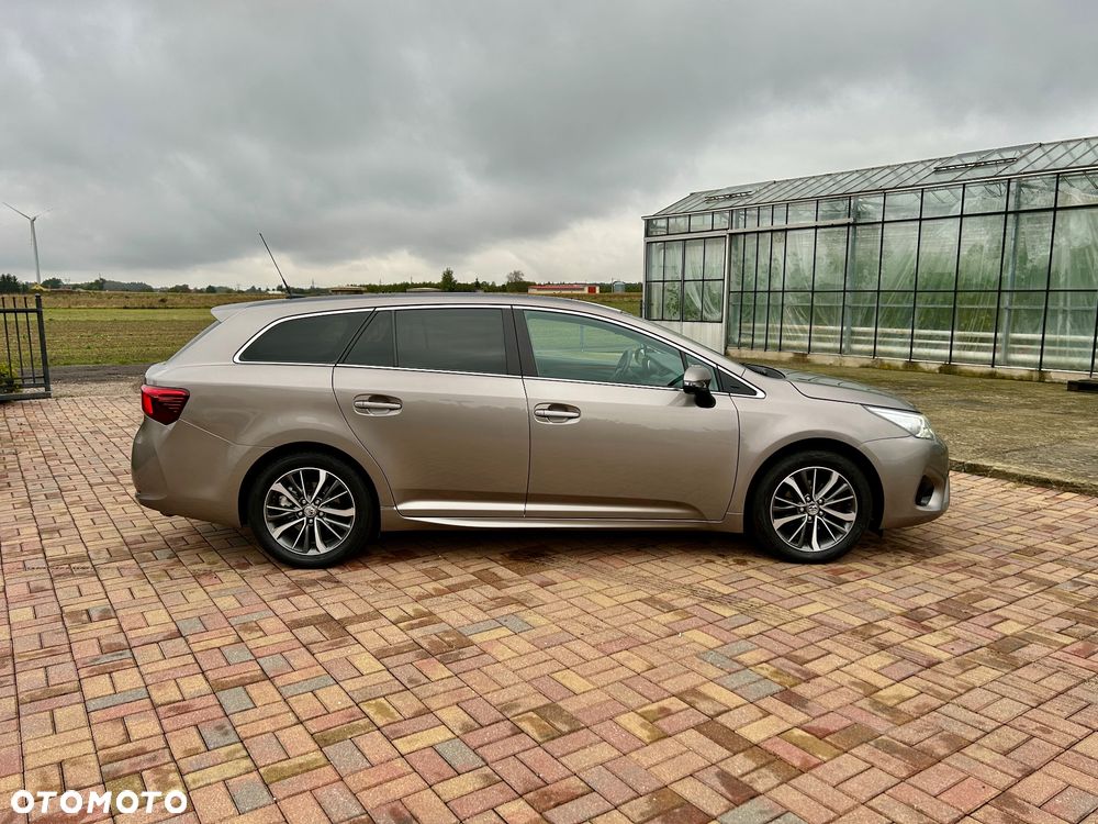 Toyota Avensis Touring Sports 1.6 D-4D - 14