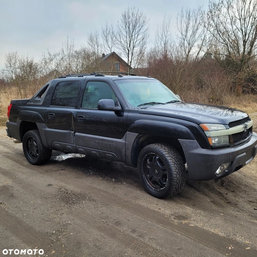 Chevrolet Avalanche 5.3 LS - 2