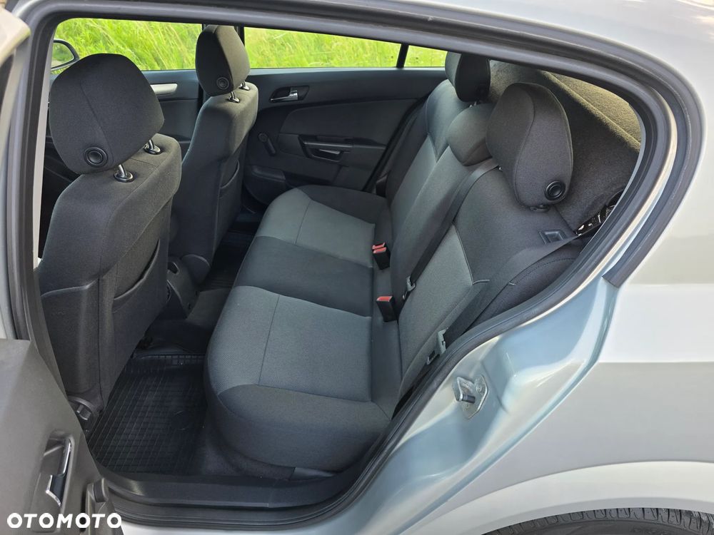 Opel Astra 1.4 Enjoy - 15