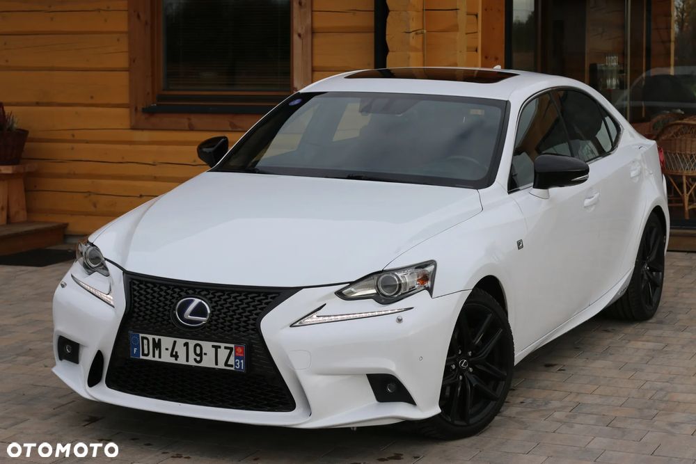 Lexus IS 300h F Sport - 6