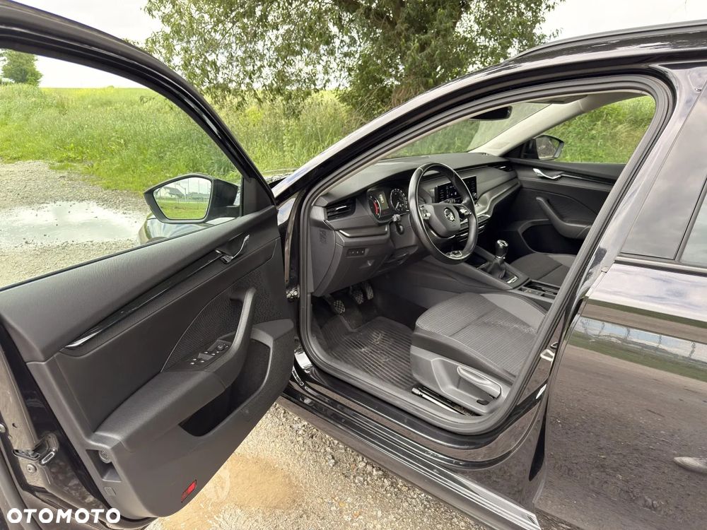 Skoda Octavia 1.5 TSI ACT Ambition - 8