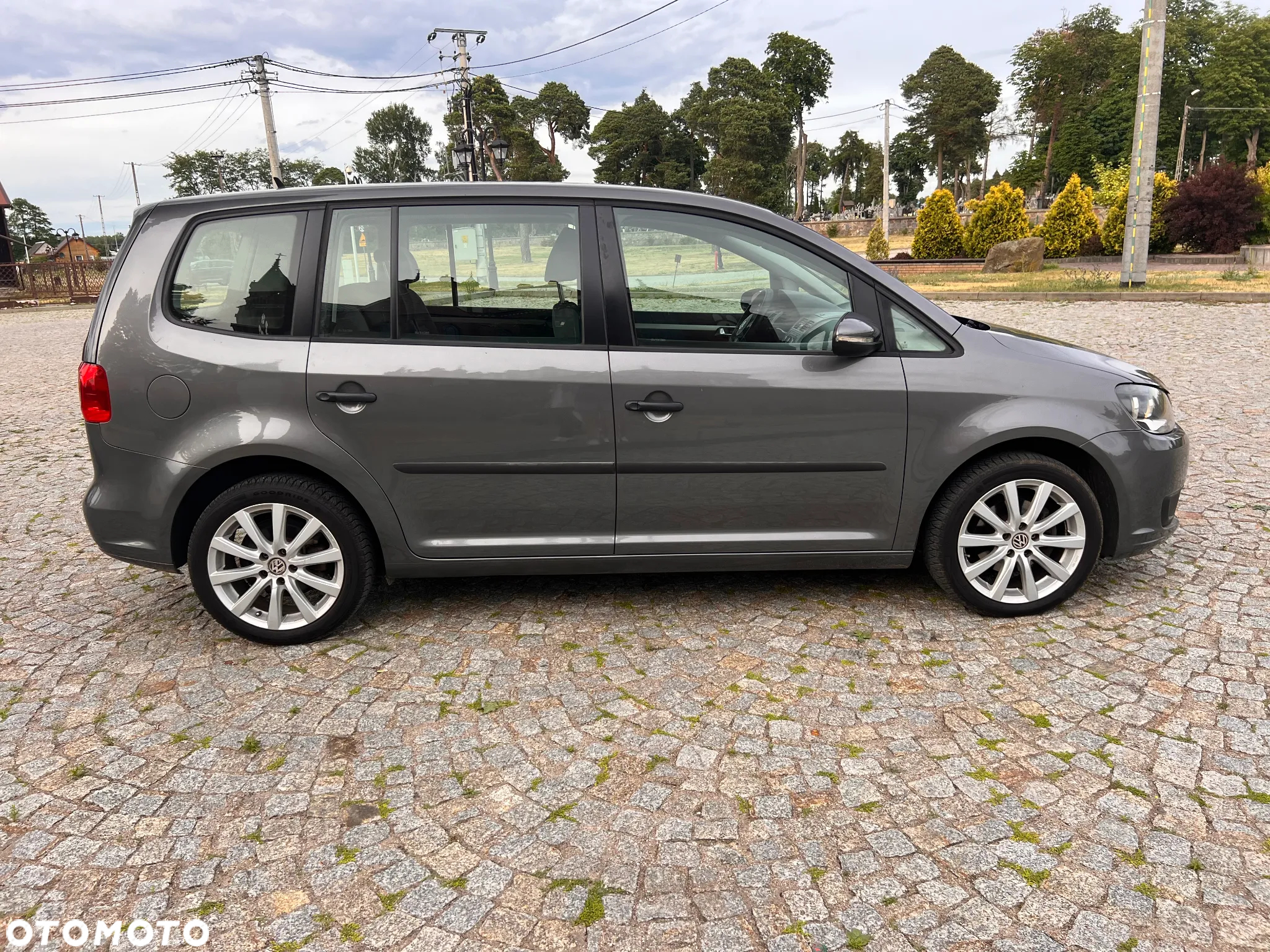 Volkswagen Touran 1.6 TDI DPF Highline - 19