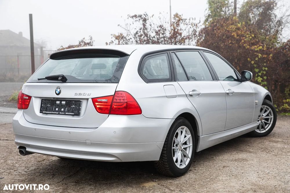 BMW Seria 3 320d xDrive DPF Touring Aut. Edition Exclusive - 9