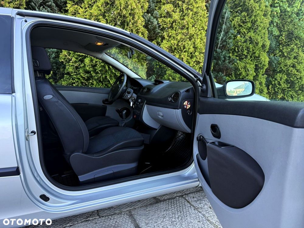 Renault Clio - 36