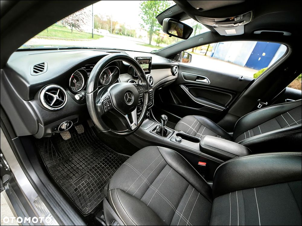 Mercedes-Benz CLA - 16