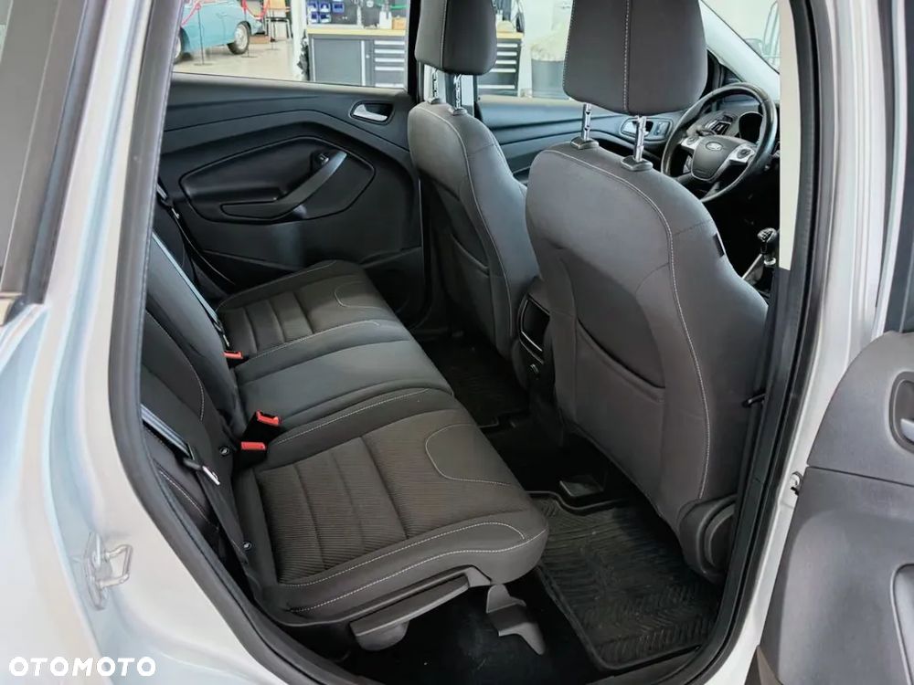 Ford Kuga - 13