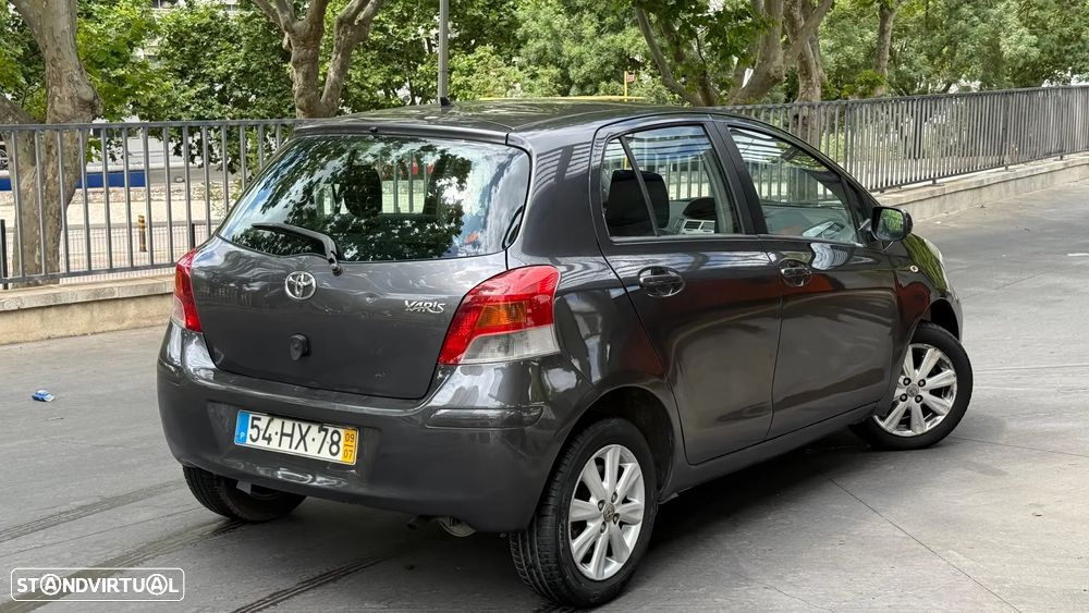 Toyota Yaris 1.0 VVT-i AC Manual - 4
