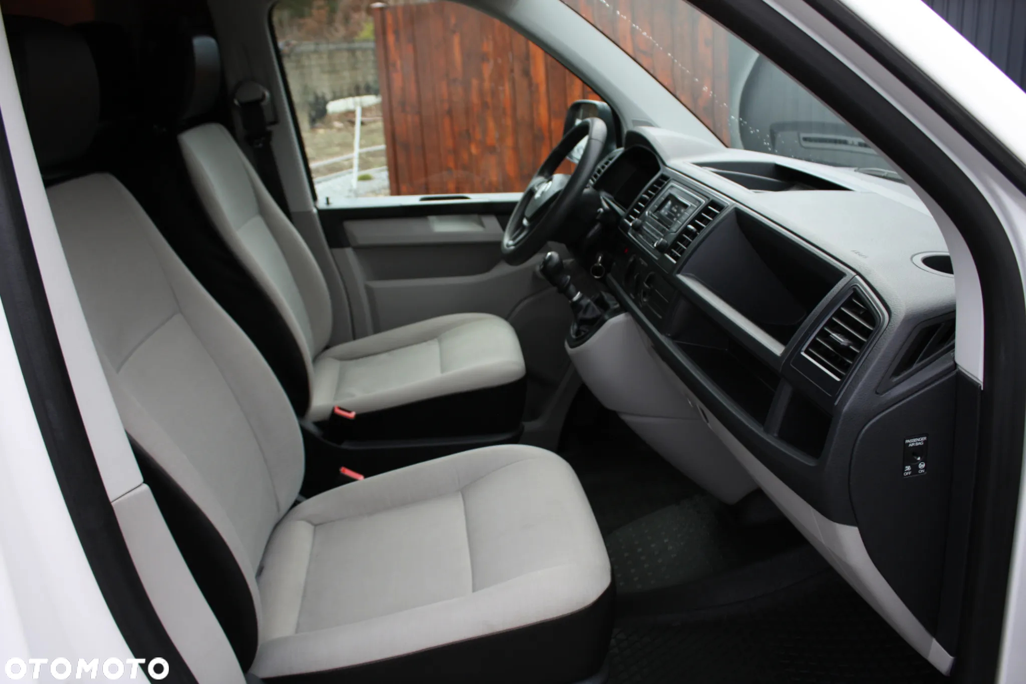 Volkswagen Transporter - 22