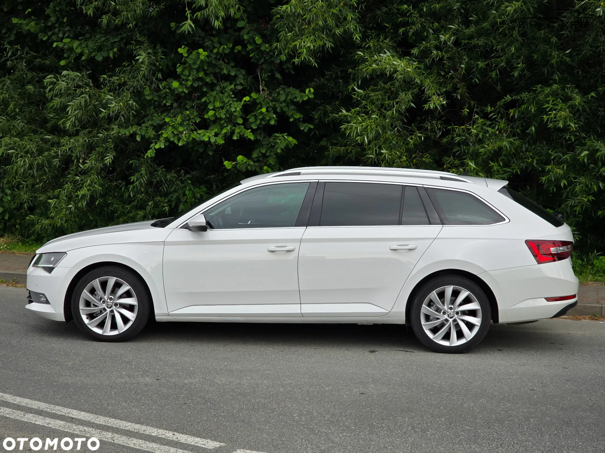 Skoda Superb Combi 2.0 TDI 4x4 DSG L&K - 10