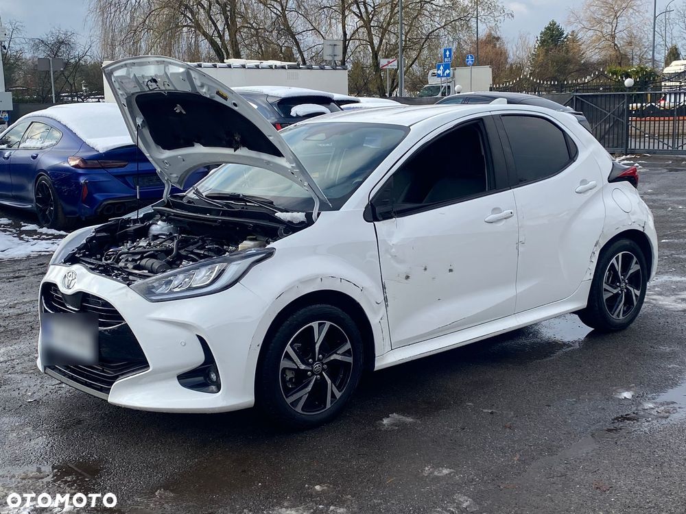Toyota Yaris Hybrid 1.5 Style - 17