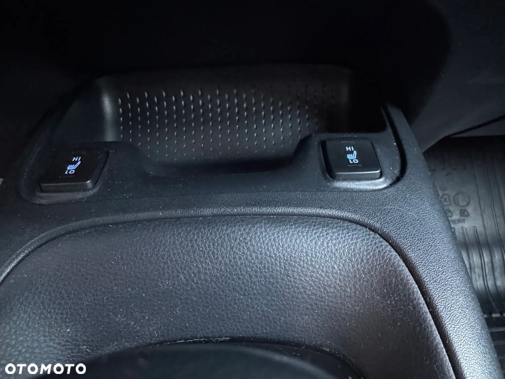 Toyota Corolla 1.8 Hybrid Comfort - 22