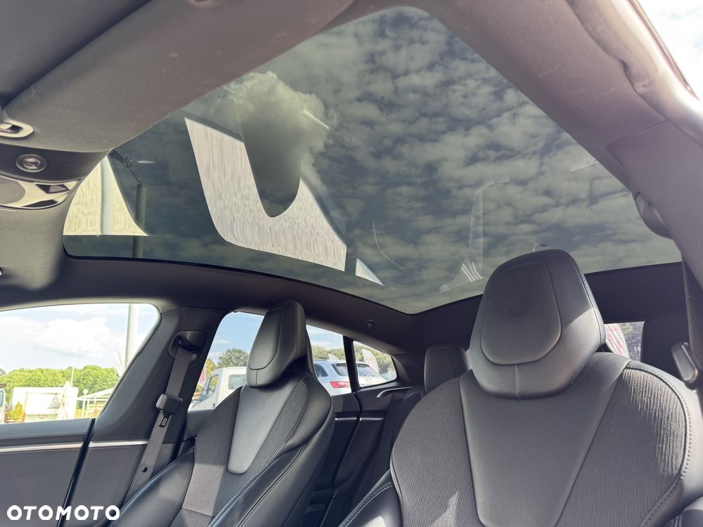 Tesla Model S - 20