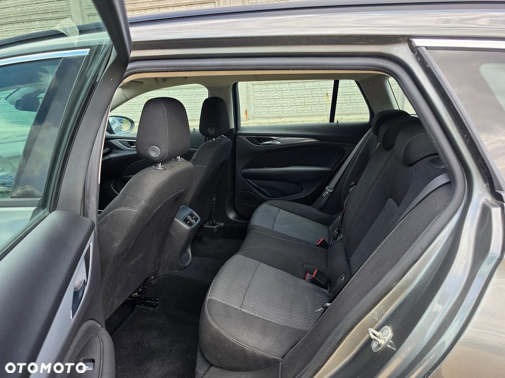 Opel Insignia - 16