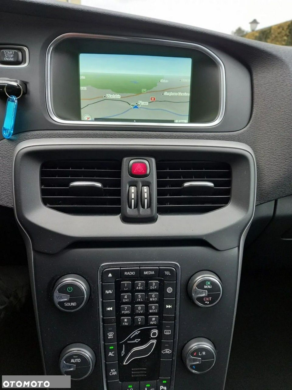 Volvo V40 Cross Country D2 Momentum - 36