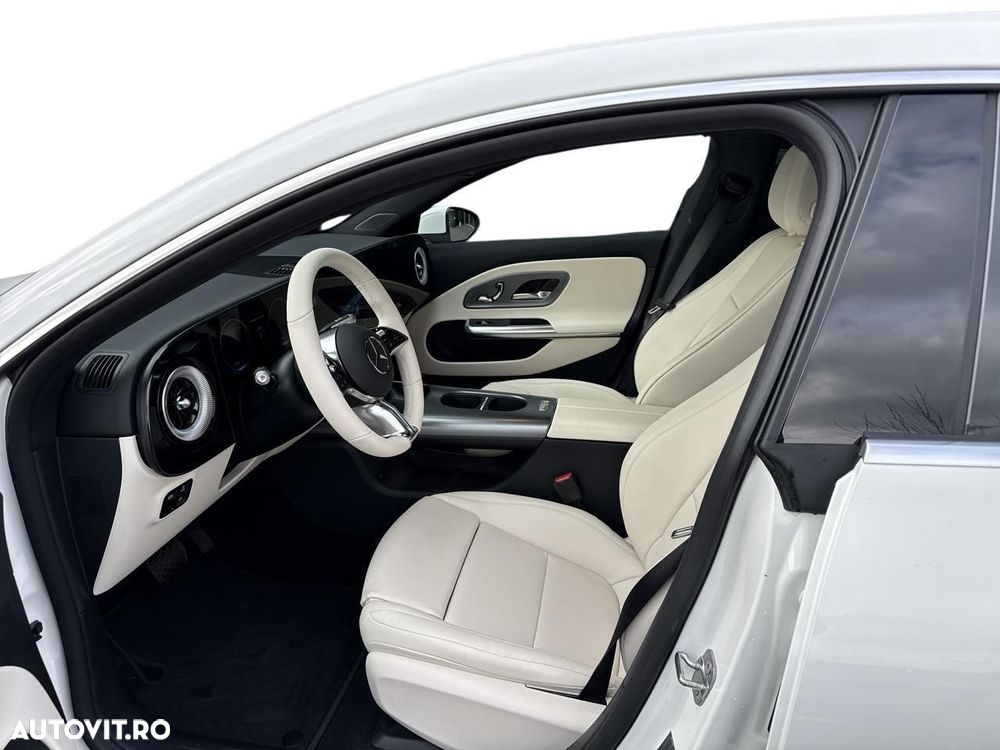 Mercedes-Benz CLA - 12