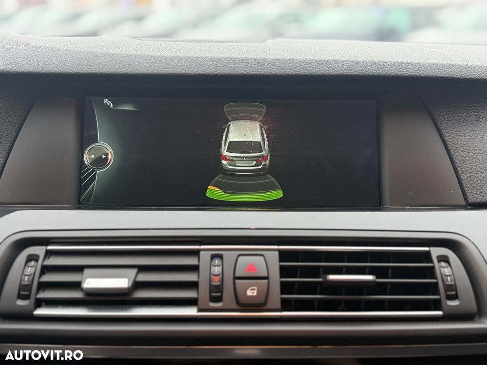 BMW Seria 5 525d xDrive Touring Aut. - 11