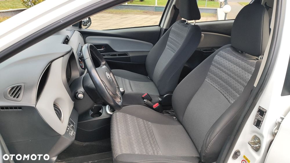 Toyota Yaris 1.0 Active EU6 - 11