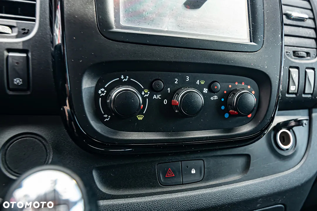 Opel Vivaro - 24