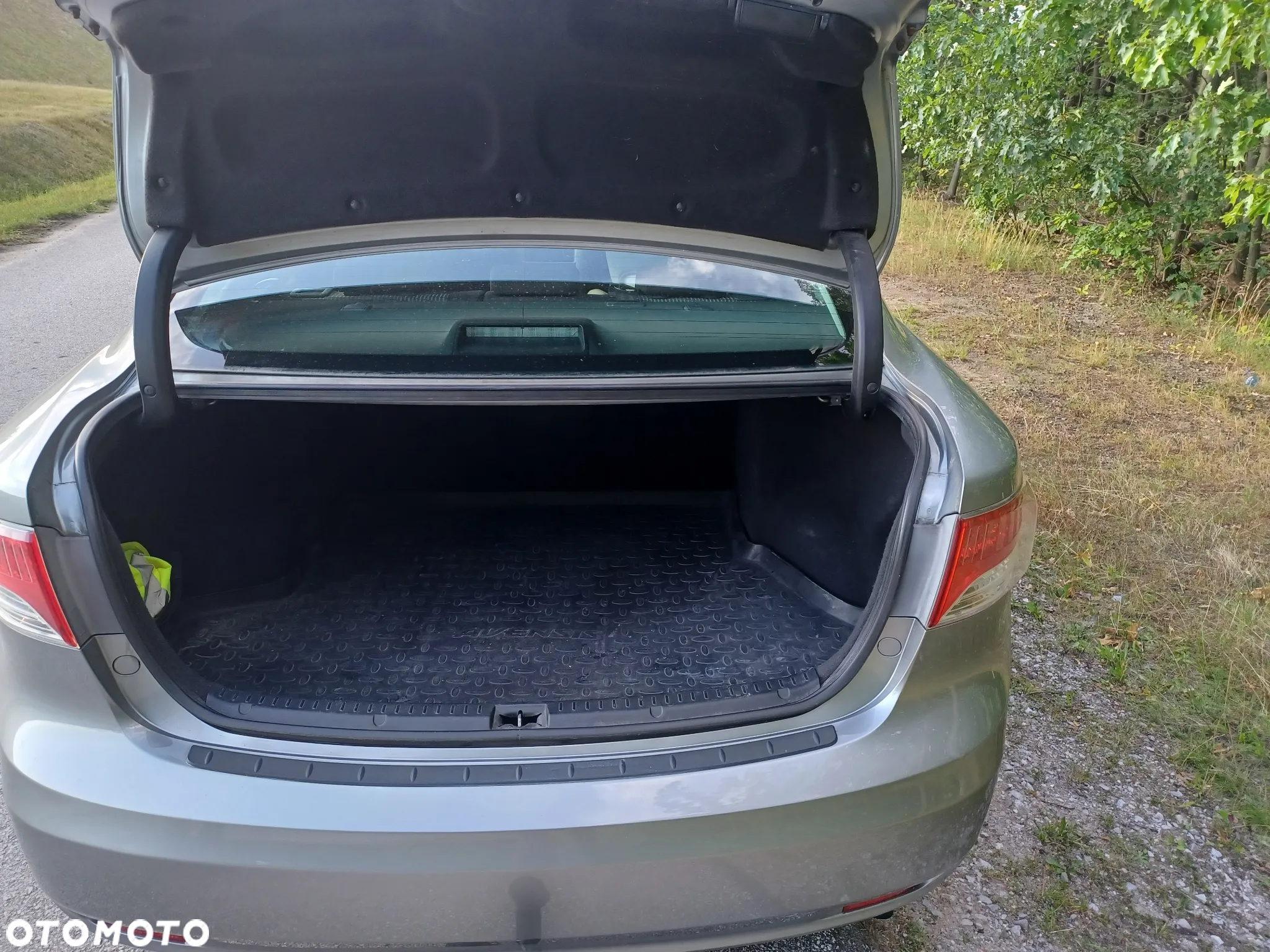 Toyota Avensis 1.8 Sol NAVI - 10