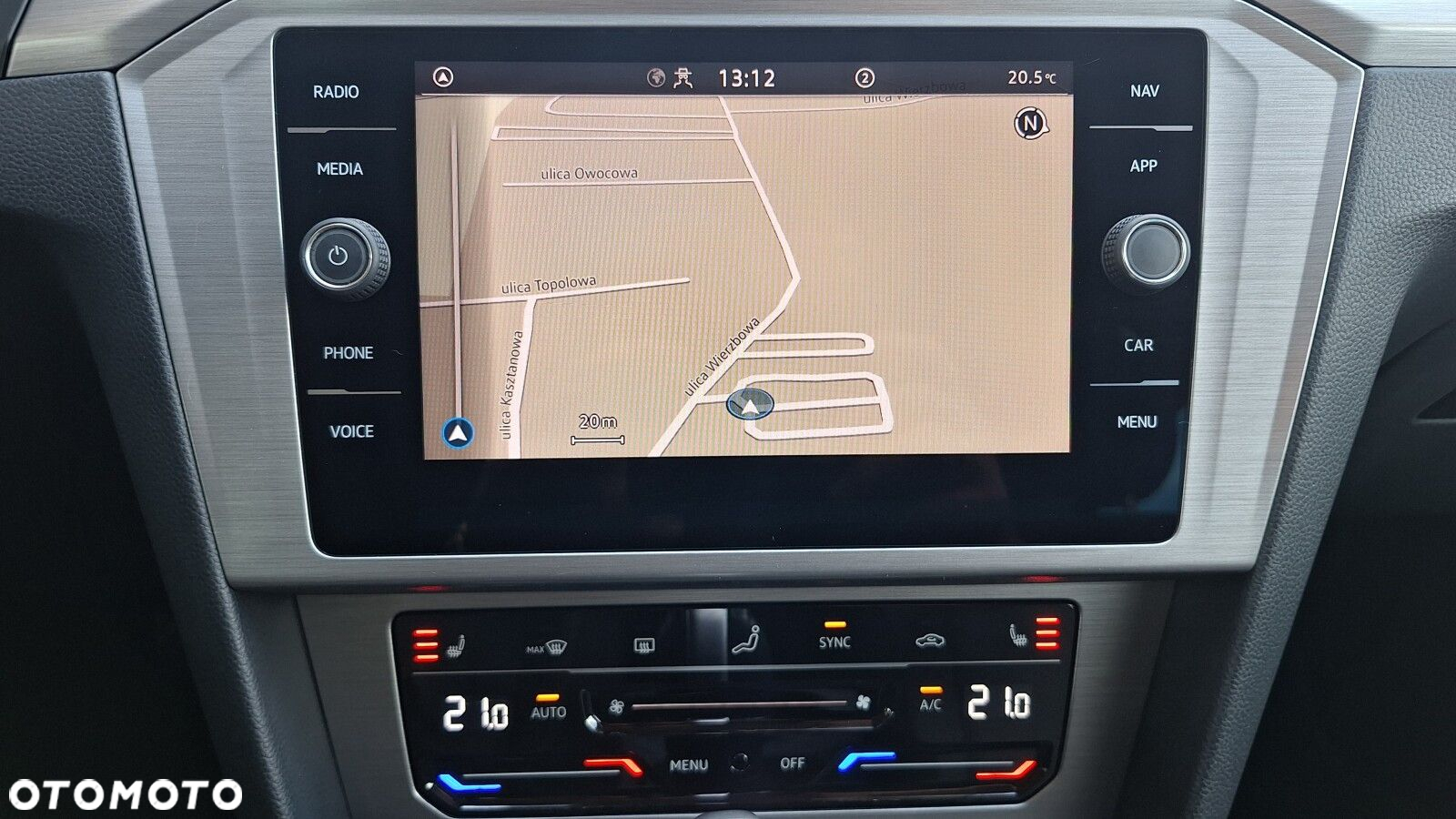 Volkswagen Passat - 20