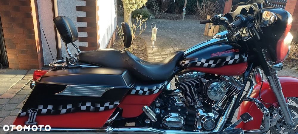 Harley-Davidson Touring Street Glide - 2