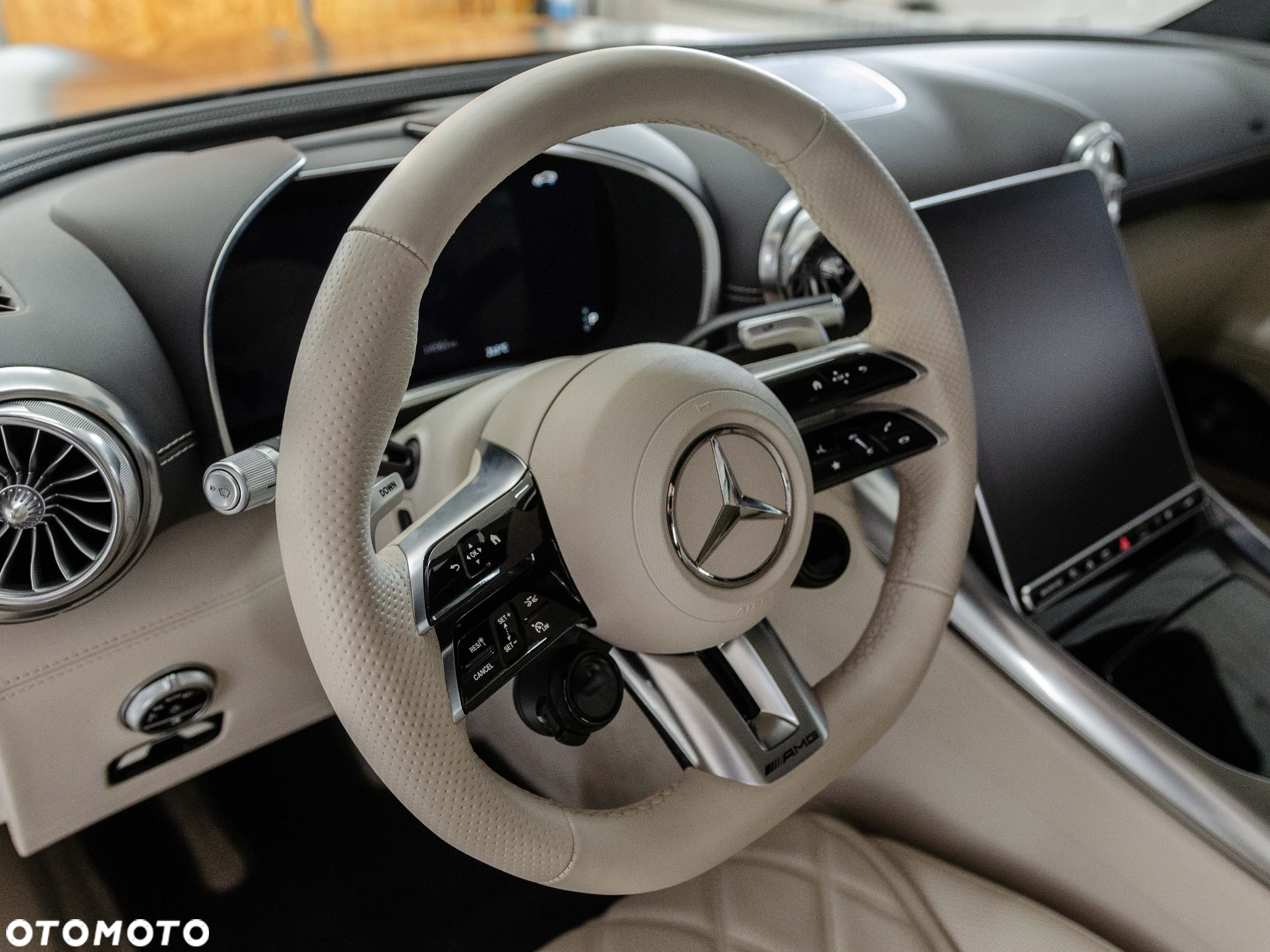 Mercedes-Benz SL AMG 63 4-Matic+ - 11