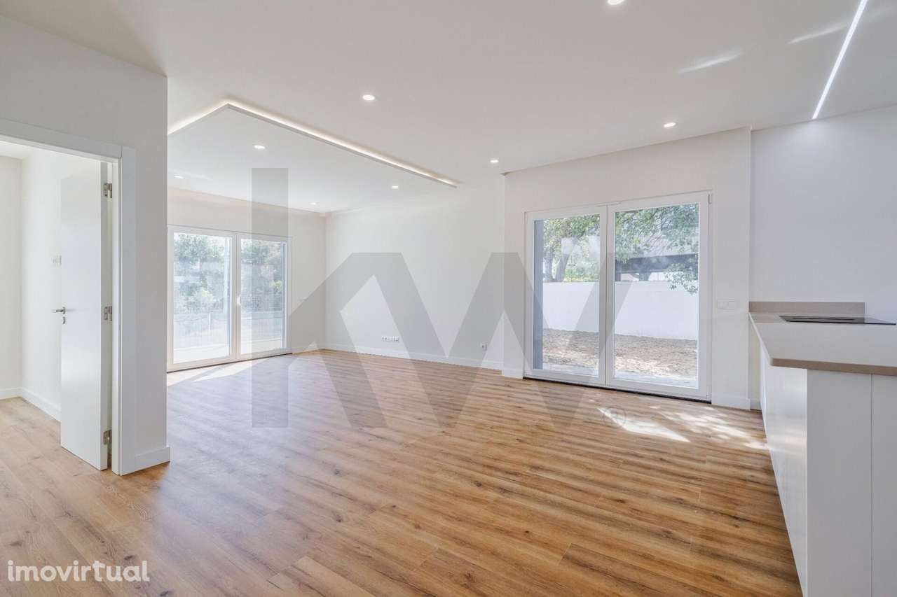 Moradia V4 duplex em banda, Nova, Palmela - Grande imagem: 2/31