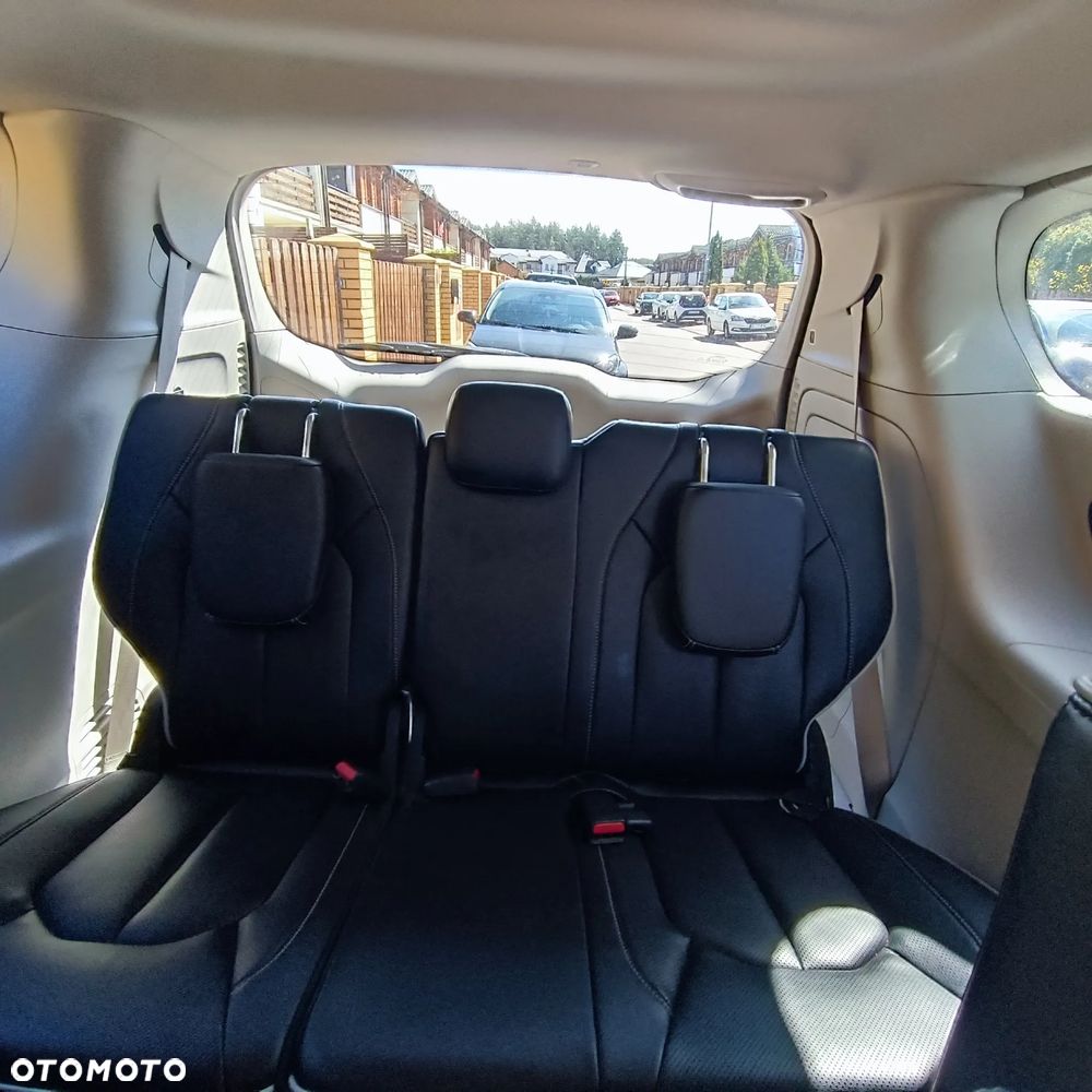 Chrysler Pacifica - 13